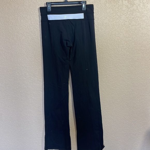 Lululemon groove pant size 4 - Picture 3 of 5